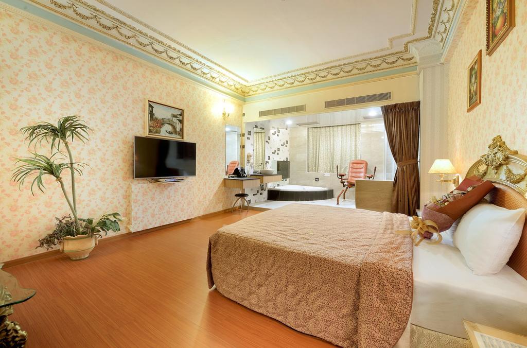 Holland Village Motel Tainan Luaran gambar