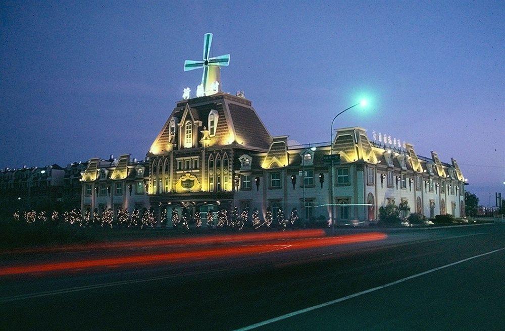 Holland Village Motel Tainan Luaran gambar