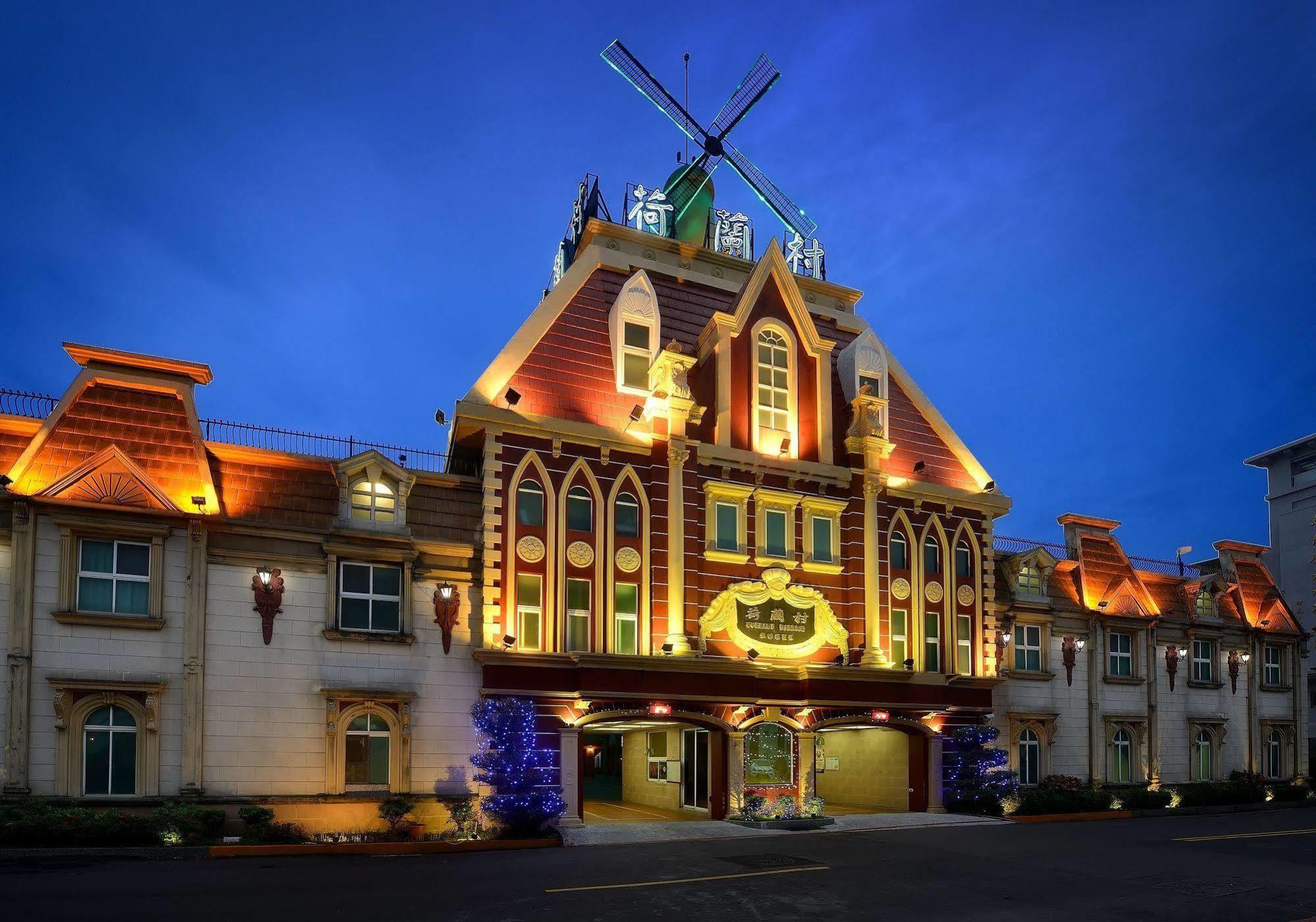 Holland Village Motel Tainan Luaran gambar
