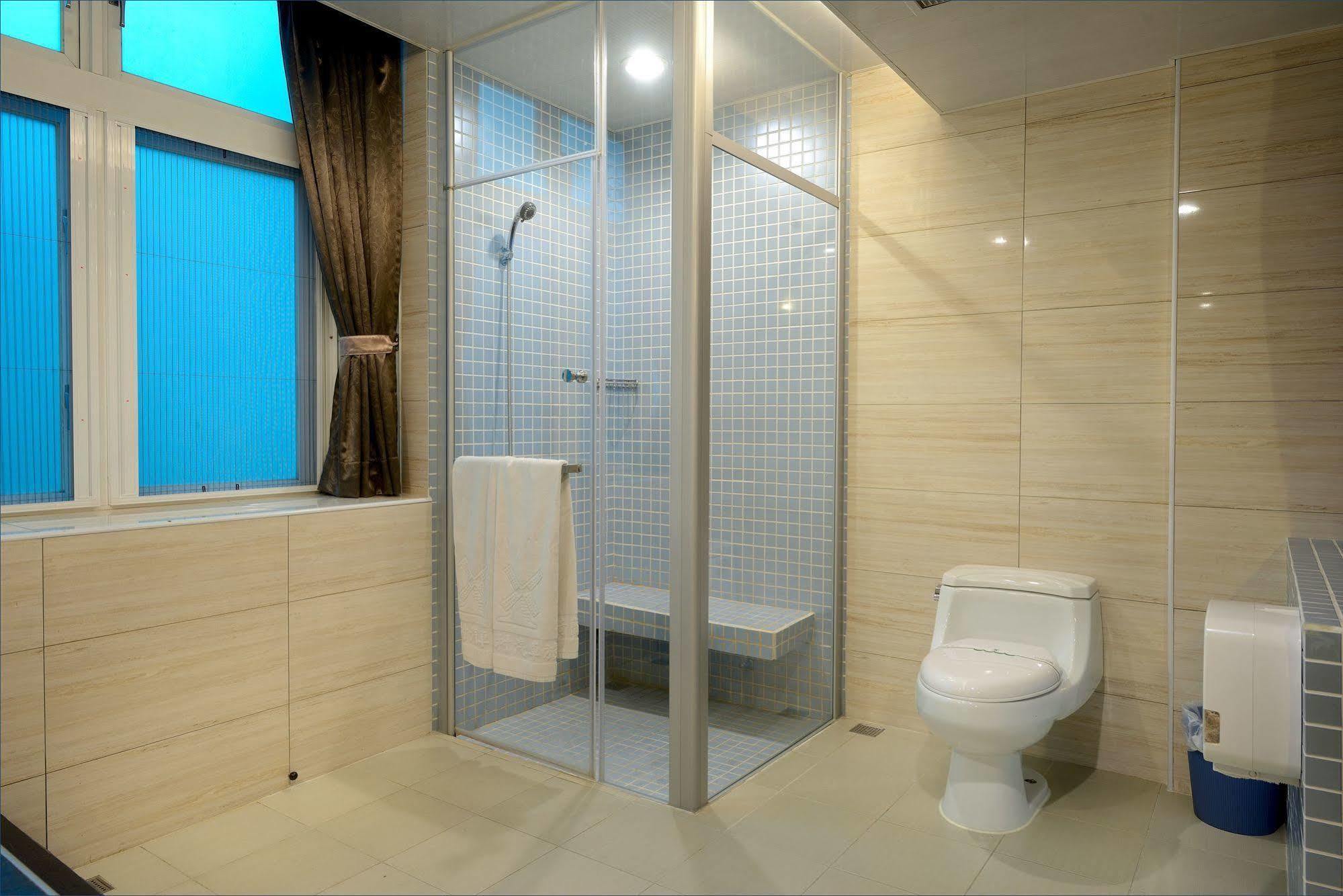 Holland Village Motel Tainan Luaran gambar