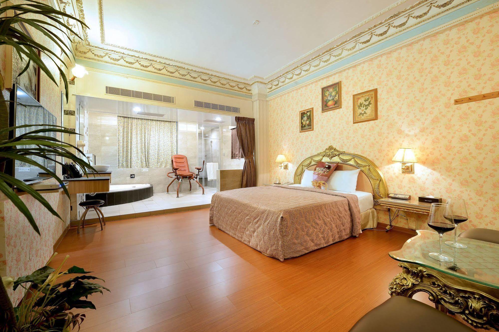Holland Village Motel Tainan Luaran gambar