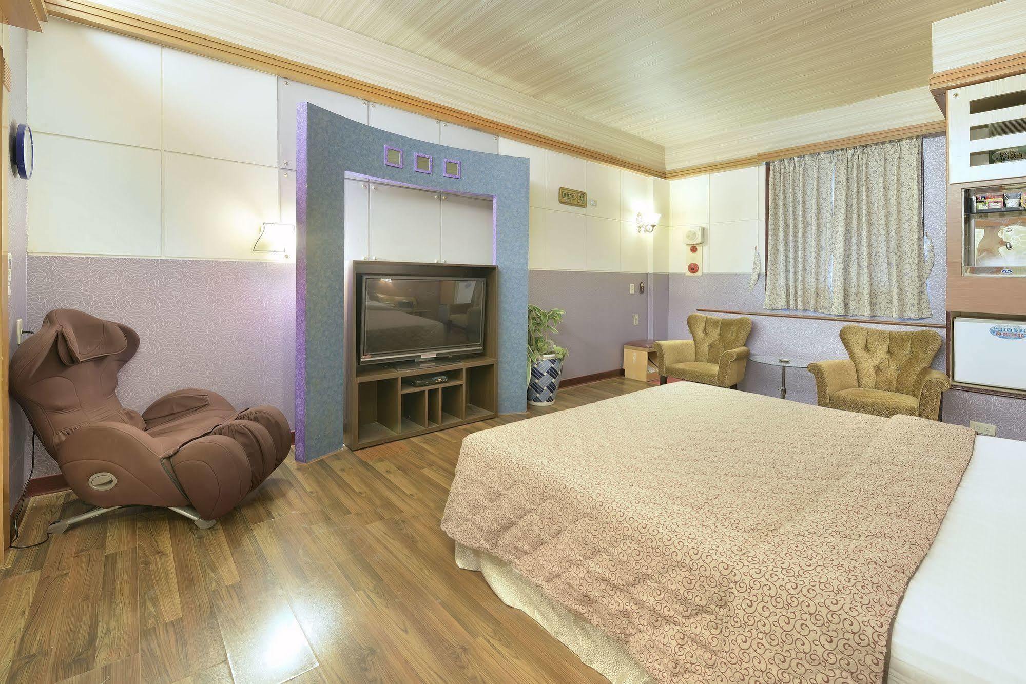Holland Village Motel Tainan Luaran gambar
